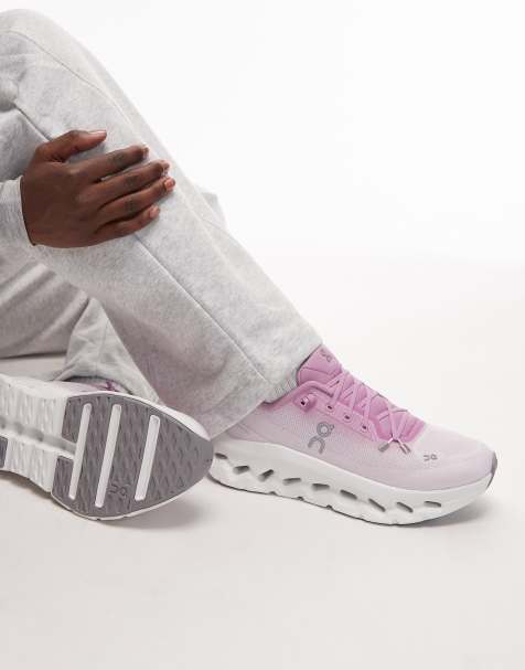 ON – Cloudtilt – All-Day-Sneaker in Rosa   - view 1