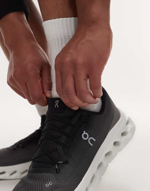 ON - Cloudtilt - All Day - Sneakers in zwart en wit, 4 van 5