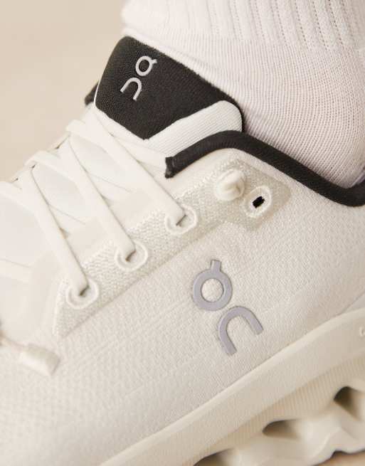 ON Cloudtilt all day trainers in pearl and ice grey