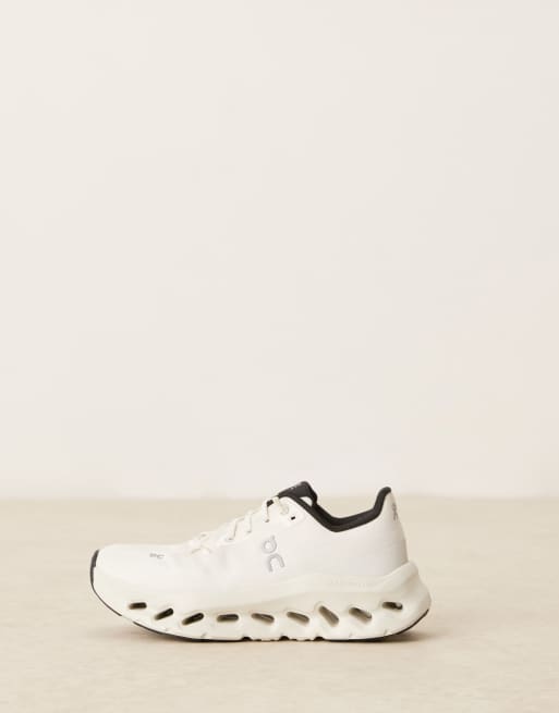 ON Cloudtilt all day trainers in pearl and ice grey