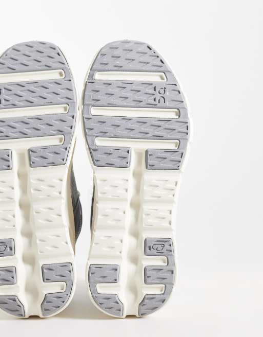 ON Cloudtilt Arc All Day sneakers in zilver en crème, 3 van 5