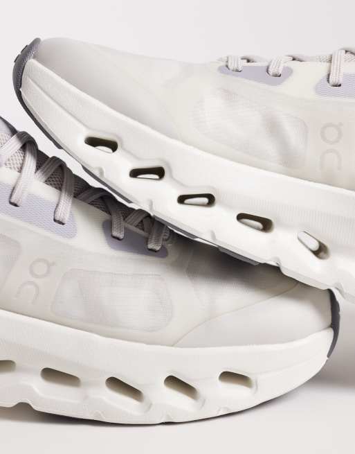 ON Cloudtilt Remix All Day sneakers i grå, 3 af 5