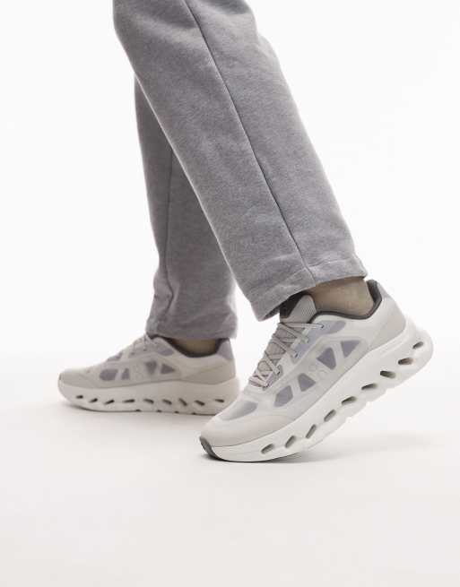 ON Cloudtilt Remix all day trainers in grey, 3 of 5