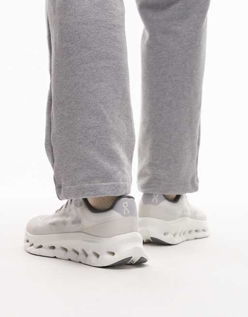 ON Cloudtilt Remix all day trainers in grey, 4 of 5