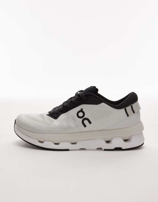 ON Cloudzone Sneaker in Schwarz und Weiß, 2 von 5