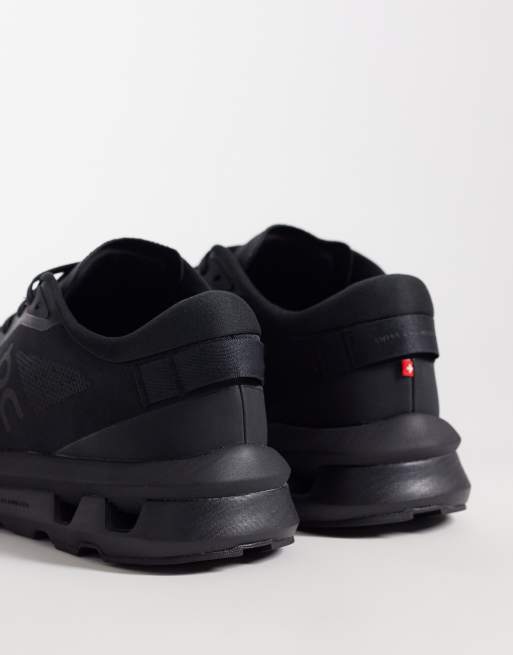 ON Cloudzone zapatillas de deporte en negro triple, 2 de 5