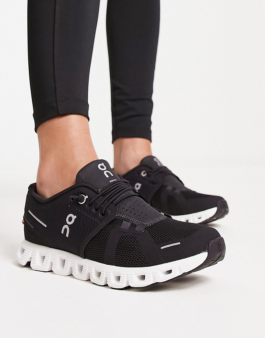ON RUNNING CLOUD 5 SNEAKERS IN BLACK AND WHITE