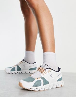 ON Cloud Push trainers in white and sage