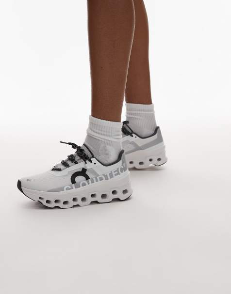 On Running - Cloudmonster - Hvide sneakers - view 1