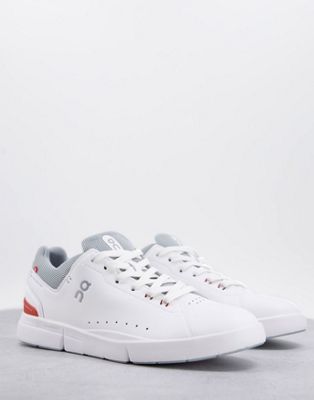 On Running Roger Advantage trainers in white and grey