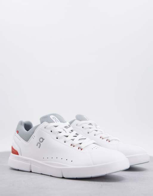 On Running Roger Advantage trainers in white and grey