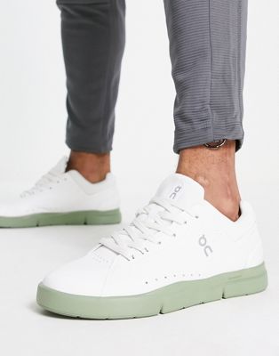 On Running The Roger Advantage trainers in white with sage green sole