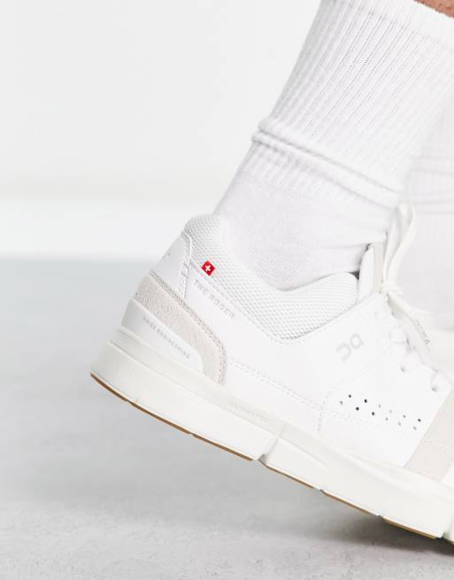 On Running – Roger Clubhouse – Vita och sandfärgade läder sneakers  , 2 av 4