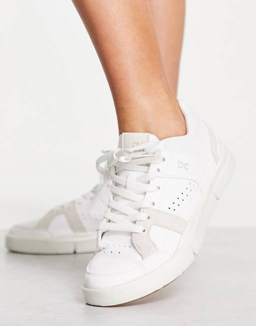 On Running – The Roger Clubhouse – Sneaker in Weiß und Sandbeige	