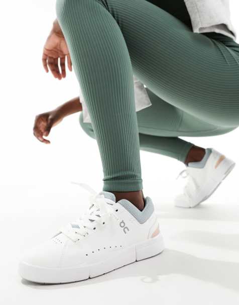 ON – The Roger Advantage – Sneaker in Weiß und Rosé - view 1