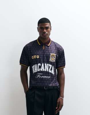 On Vacation Club On Vacation Club Vacanza logo football jersey in burgundy-Red
