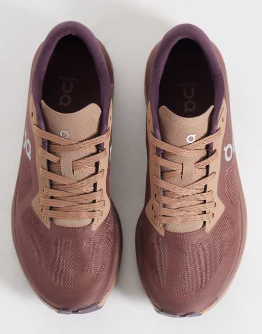 ON - Zapatillas de deporte Cloudzone para todo el día en marrón claro, 2 de 5