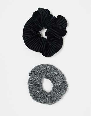 2-pack scrunchies in black 
silver glitter