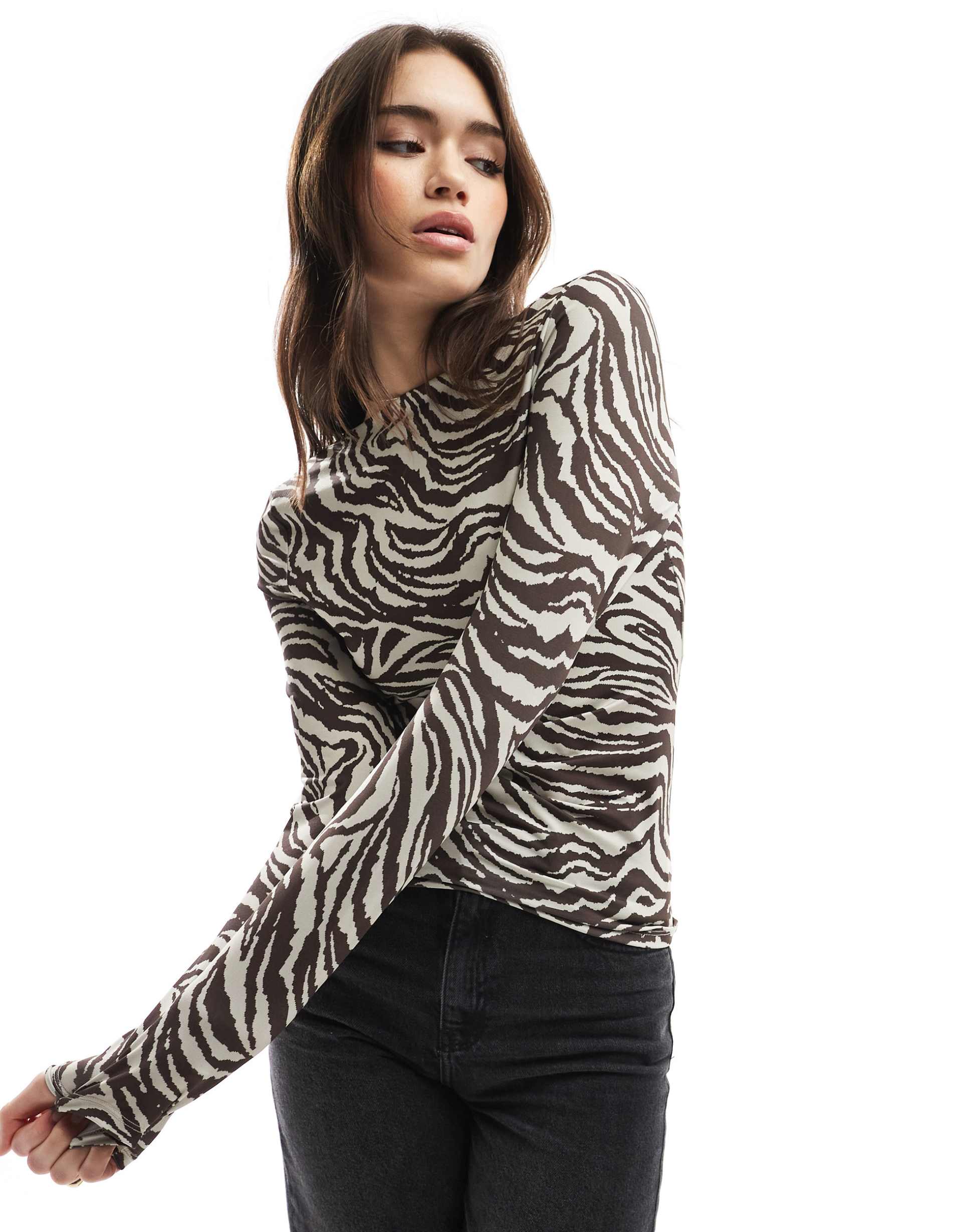 only 2-ways long sleeves top in zebra print
