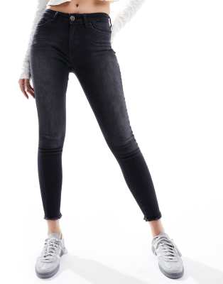 ankle length skinny jeans in black