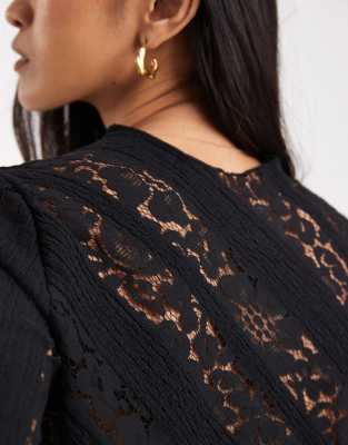 Only Asymmetric Hem Lace Top In Black