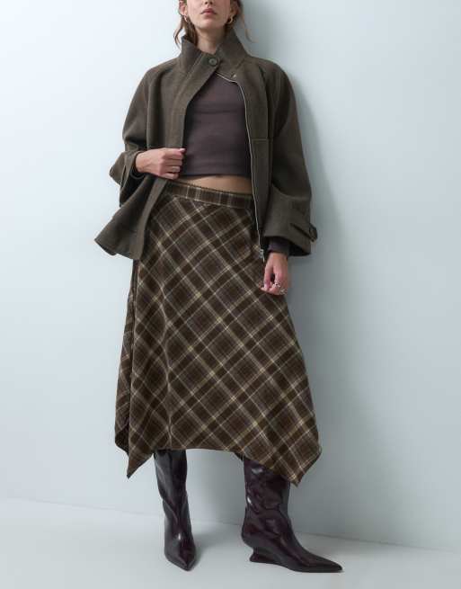 ONLY asymmetrisk midaxi-kjol i brunrutig modell, 4 av 5