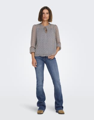 ONLY - Ausgestellte Denim-Jeans in Mittelblau