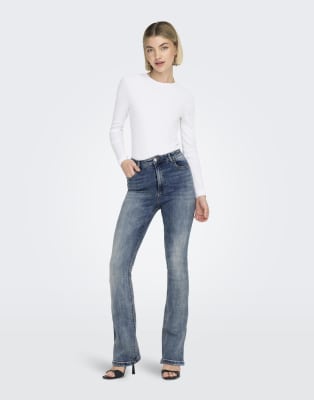 ONLY - Ausgestellte Denim-Jeans in Mittelblau