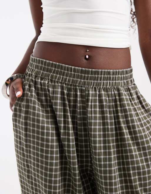 ONLY balloon pants in green and white plaid , 5 of 5