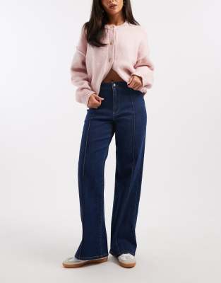 ONLY - Becky - Jeans in Dunkelblau mit hohem Bund und Ziernaht vorne