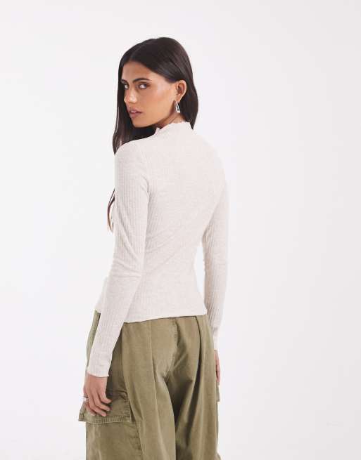 Only – Beige ribbad topp med uddkantl och hög ringning , 4 av 4