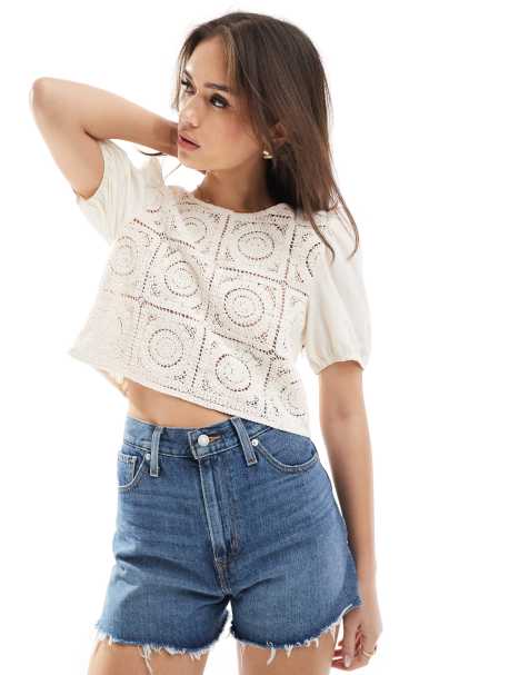 ONLY – Beige virkad topp med knytning baktill - view 1