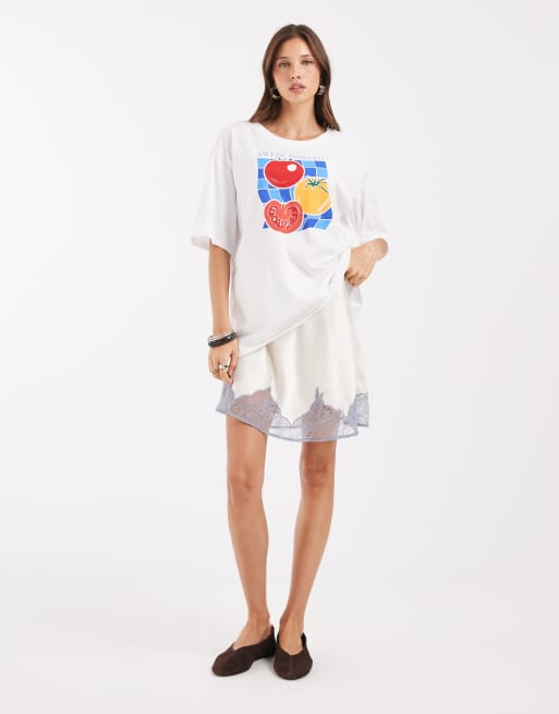 ONLY – Biały T-shirt oversize z nadrukiem z pomidorami, 3 z 4