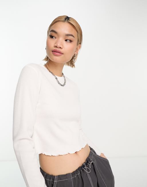Only – Biały T-shirt z długimi rękawami i karbowanym brzegiem 
