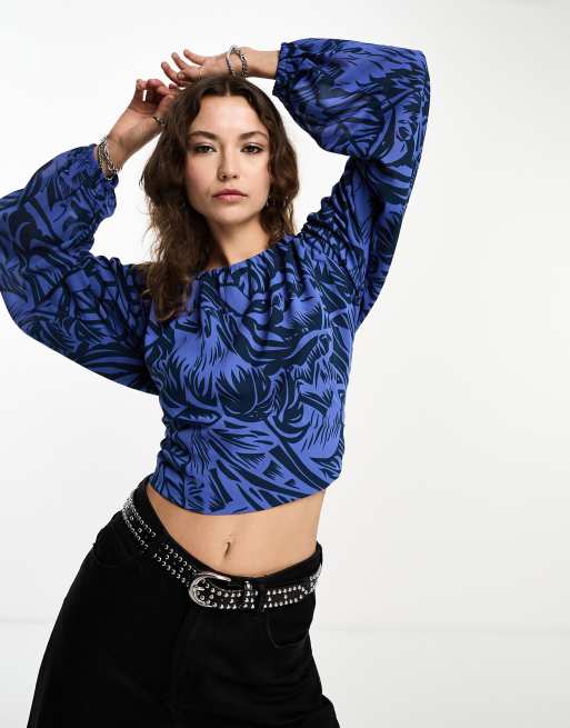 Only - Blusa taglio corto blu con stampa astratta e allacciatura sul retro 