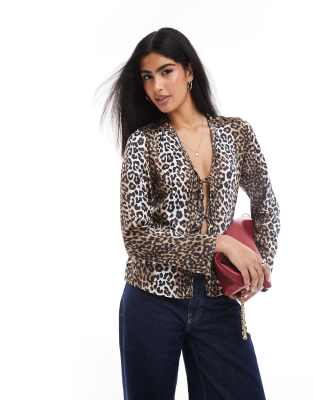 ONLY - Bluse mit Leopardenmuster und gebundener Vorderseite-Braun