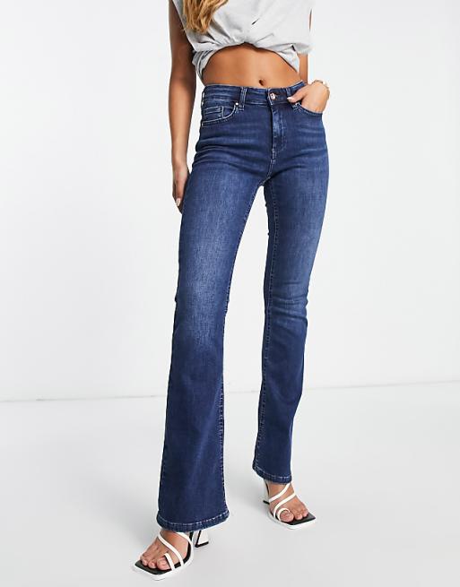 Only Blush mid waisted flared jeans dark blue | ASOS