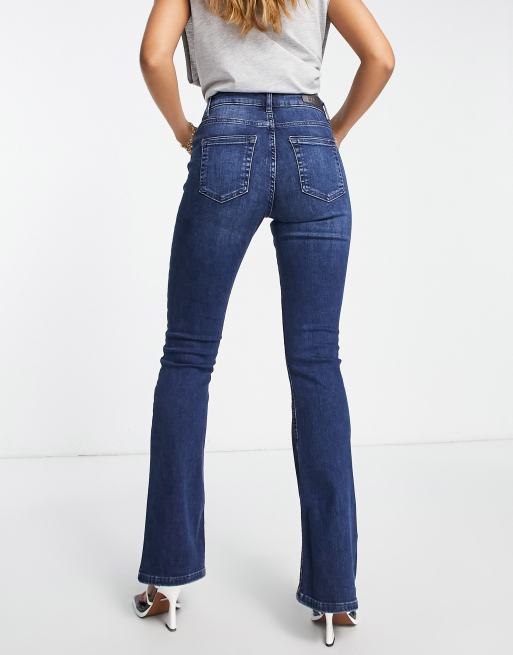 Only Blush mid waisted flared jeans in dark blue , 2 of 4