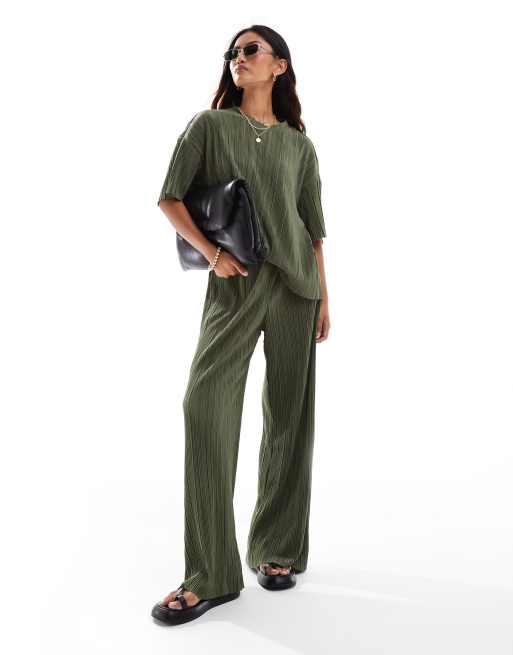 ONLY boxy plisse set in khaki