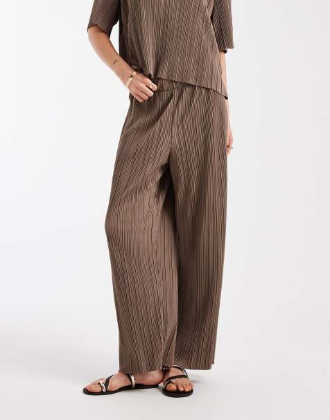 ONLY boxy plisse t-shirt co-ord in light brown - view 1