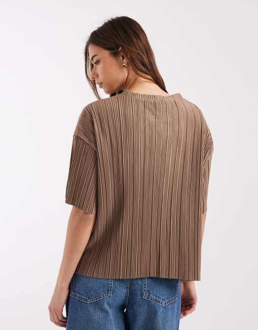 ONLY boxy plisse t-shirt co-ord in light brown, 3 of 4