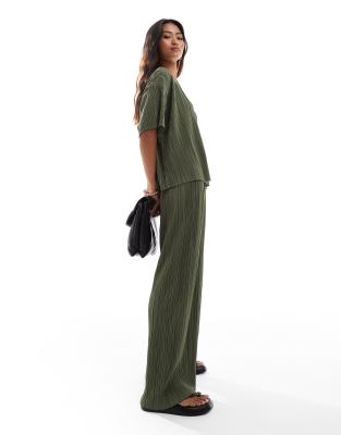 boxy plisse wide leg pants in olive - part of a set-Green