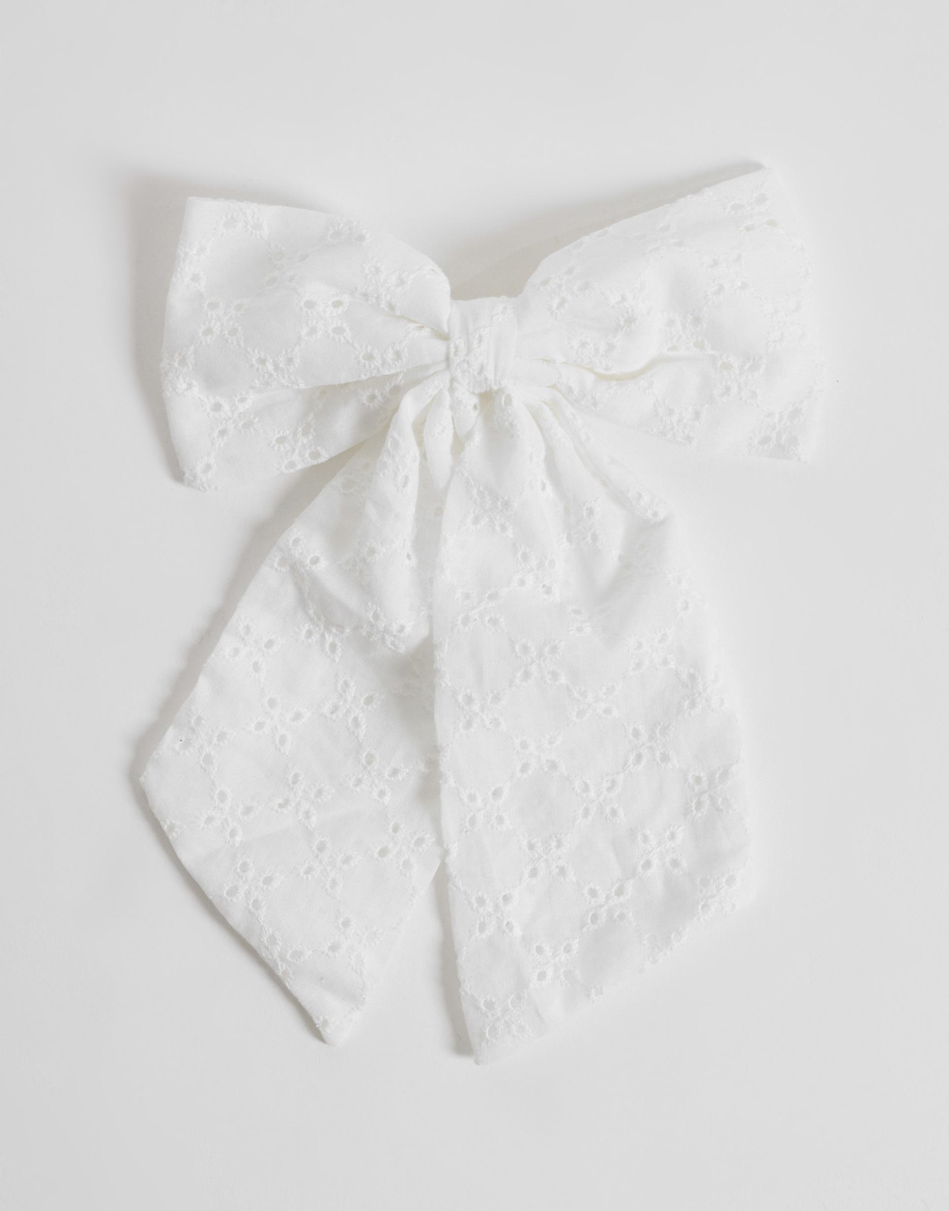only broderie bow hair clip in white