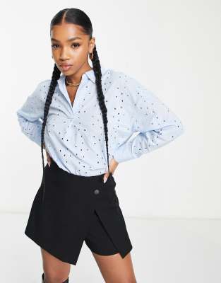broderie shirt in light blue