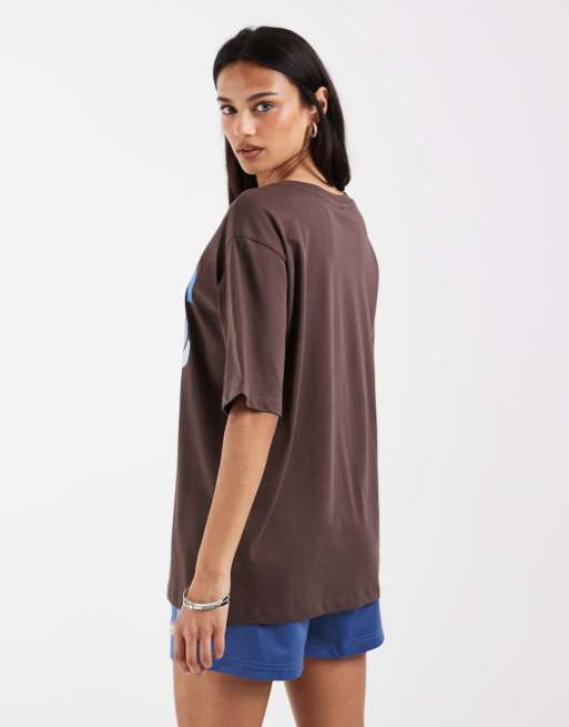 ONLY – Brun t-shirt i oversize med Milan-tryck, 4 av 4