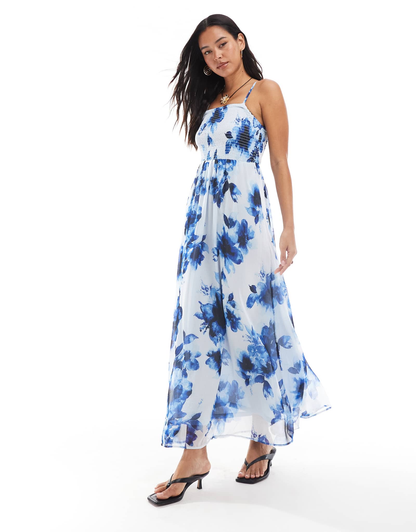 Макси-платье ONLY cami с голубым размытым цветочным принтом