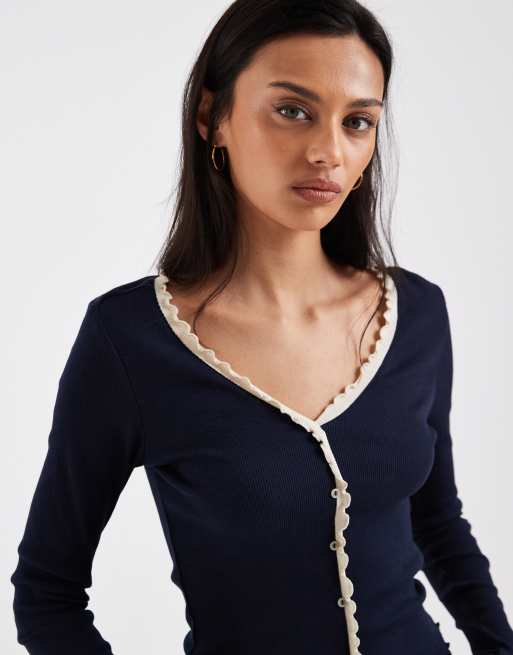 ONLY - Cardigan in maglia a coste blu navy con bordi smerlati e cuciture a contrasto, 4 di 4