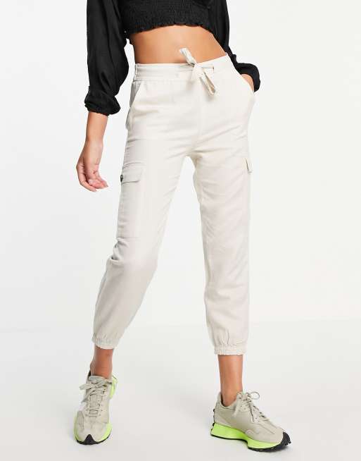 Only cargo pant with tie waist in beige