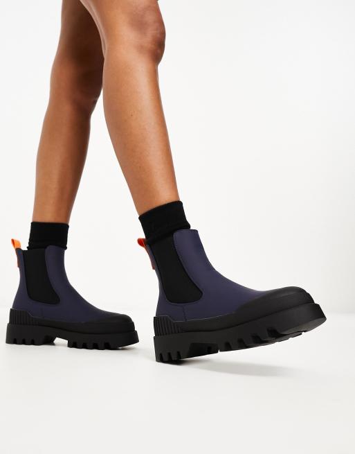 Only chelsea boot with contrast detail in navy