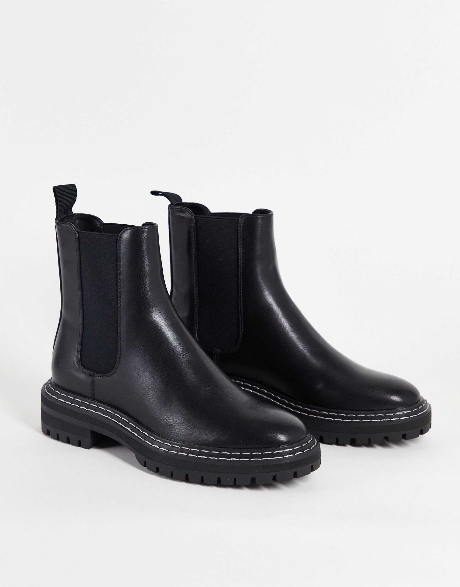 only chelsea boot with contrast stitch in black